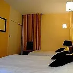 Logis Le Belle Rive Hotel