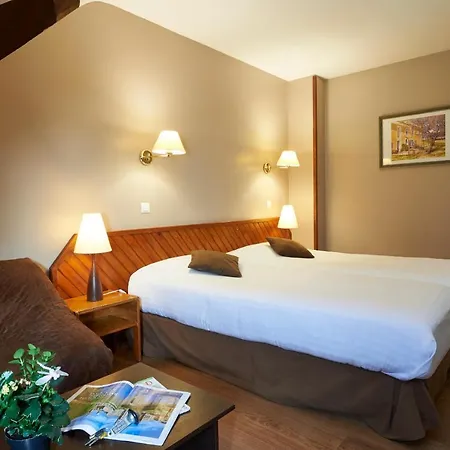 Logis Le Belle Rive 3* Najac