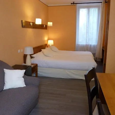 Logis Le Belle Rive 3* Najac