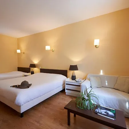 Logis Le Belle Rive 3* נז'אק