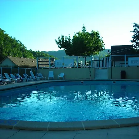 Logis Le Belle Rive מלון 3*