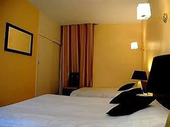 Logis Le Belle Rive מלון