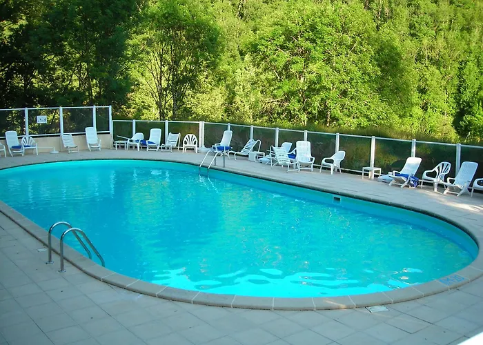 Szálloda Logis Le Belle Rive Najac