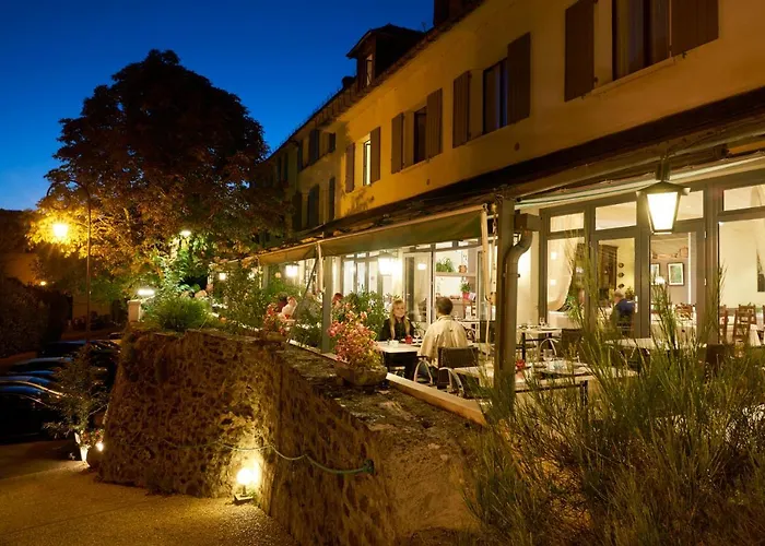 Logis Le Belle Rive Hotel 3*